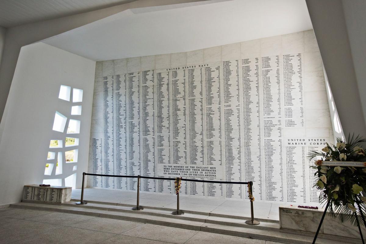 pearl harbor memorial wall